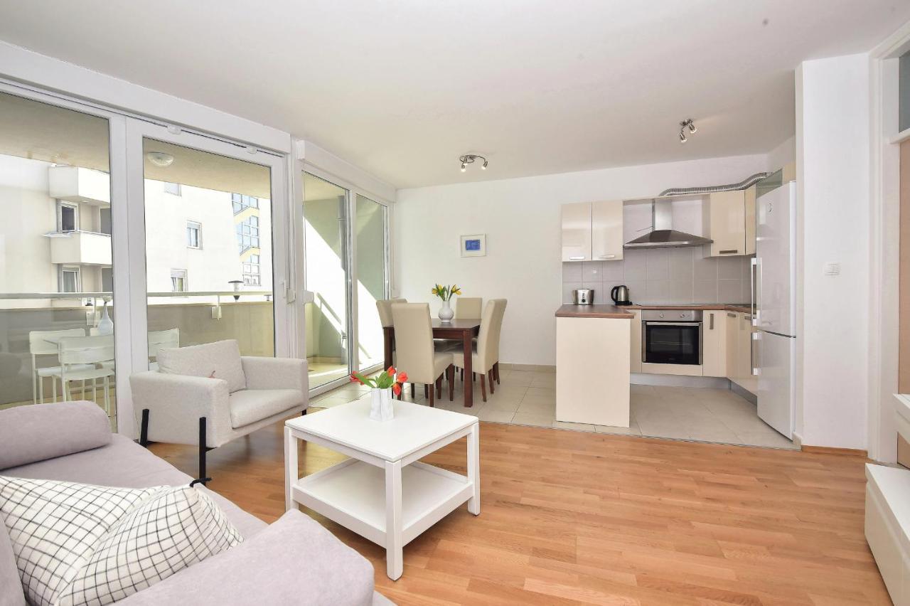 Sunshine Apartment Makarska Bagian luar foto